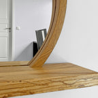 Detail of the shelf edge and wood grain